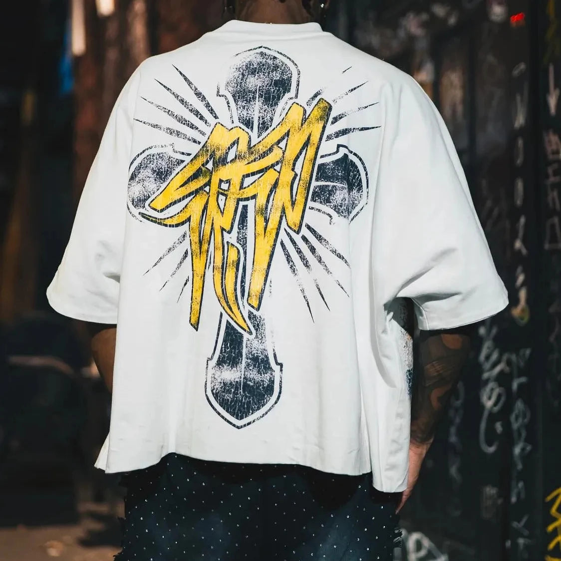 Y2K Super Oversized T-Shirt – Faith & Streetwear Cross Graphic Tee for Men